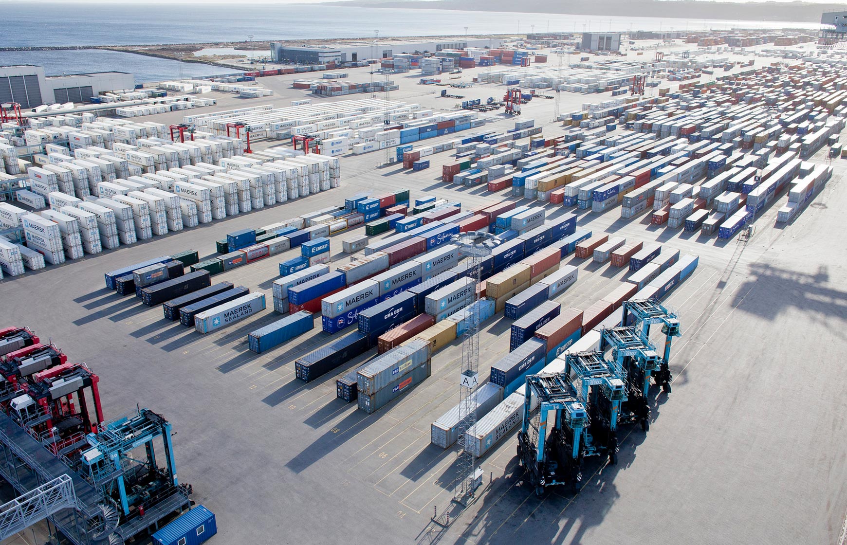 Storage And Warehousing - APM Terminals