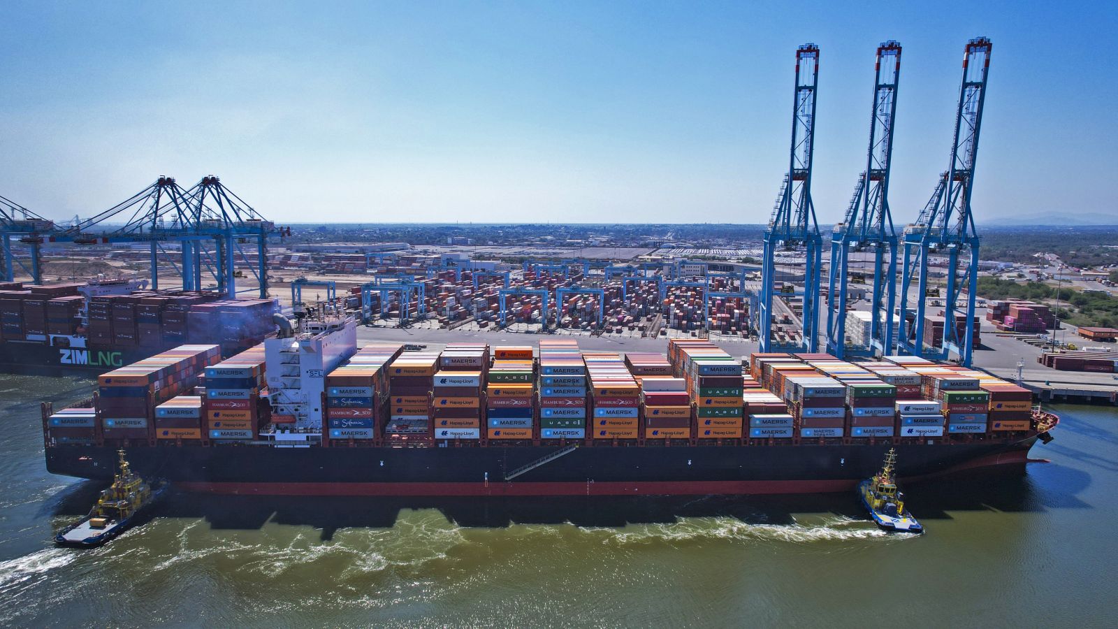 first-vessel-gemini-at-apm-terminals-1600