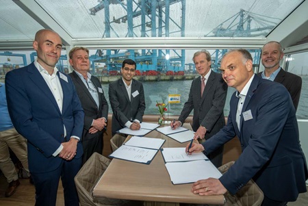 Signing APM Terminals and Port of Rotterdam