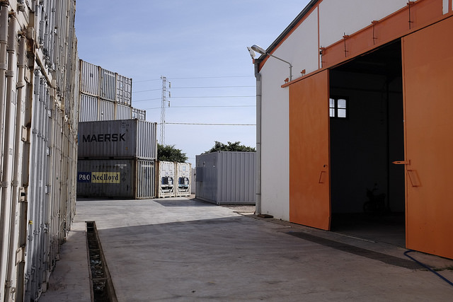 Storage & warehousing